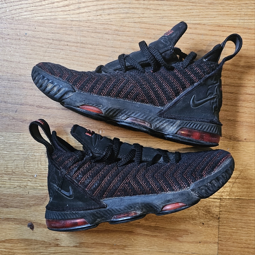 Nike LeBron 16 'Fresh Bred'